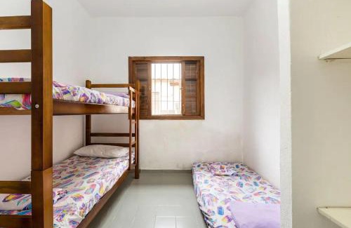 Itanhaem House | Ideal Casa for 13 near Praia de Gaivotas with Pool & WiFi