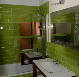 Almeida House | Pet Friendly Casa Atenea with Ocean View & Spa Amenities