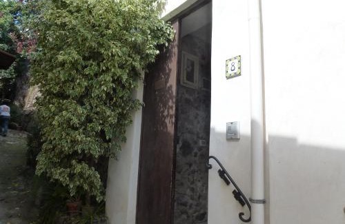 Lipari House | Casa Athena: Pet-Friendly Oceanfront Escape with Breakfast