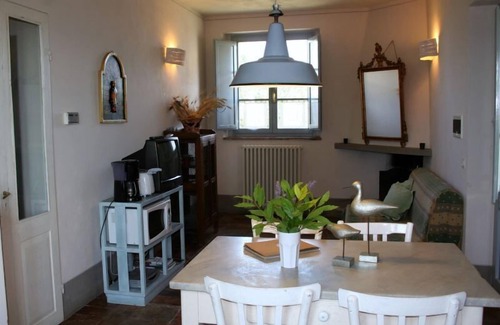 Ponte di Gabbiano Villa | AURORA: Family-Friendly Retreat with Private Pool & Dining