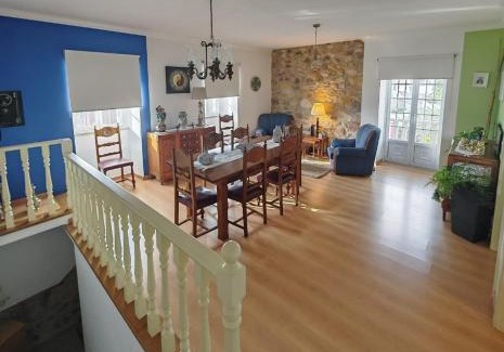 Friumes e Paradela House | Discover Casa Aurora: Oceanfront Retreat with Pool Access