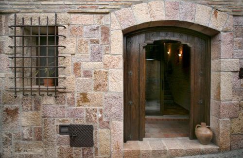 Alquezar House | Family-Friendly Stay at Casa Avellanas - 4 Star Experience