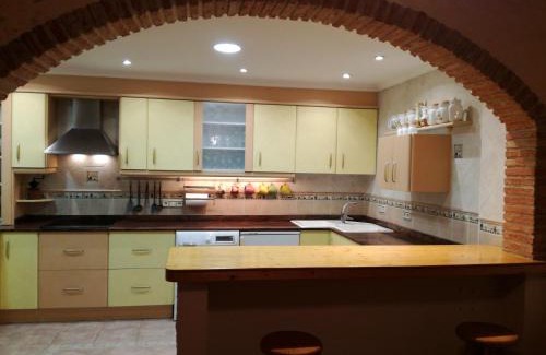 Biar House | Elegant Casa Axier: Private Pool and Scenic Ocean Views