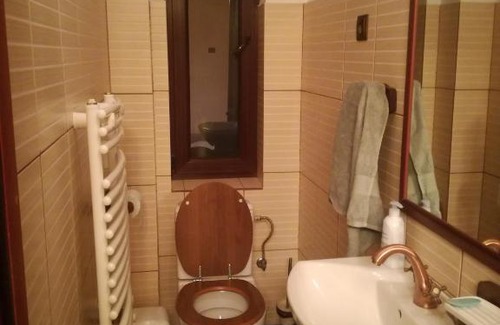 Calea Sever Bocu Apartment | Cozy Casa Ayan: Family-Friendly with Breakfast & Kitchen