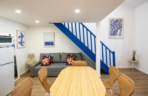 La Guillotiere House | Casa Azul: Colorful Oasis with Family-Friendly Amenities