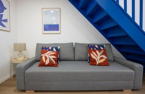 La Guillotiere House | Casa Azul: Colorful Oasis with Family-Friendly Amenities