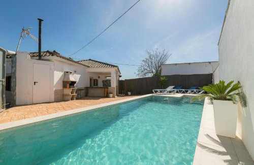 San Ambrosio Villa | Casa Azul: Family-Friendly Retreat with Inviting Pool