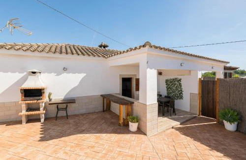 San Ambrosio Villa | Casa Azul: Family-Friendly Retreat with Inviting Pool
