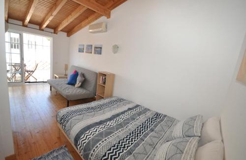 Barao de Sao Joao House | Charming Casa Azul: Oceanfront Retreat with 9.2/10 Rating