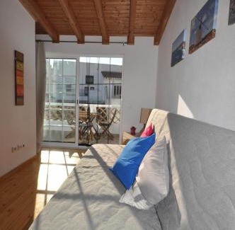 Barao de Sao Joao House | Charming Casa Azul: Oceanfront Retreat with 9.2/10 Rating
