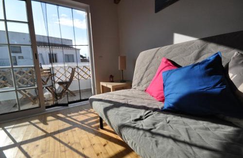 Barao de Sao Joao House | Charming Casa Azul: Oceanfront Retreat with 9.2/10 Rating