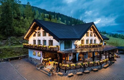 Fundu Moldovei House | Unforgettable Stay at Casa Baciu Colacu - Guest Rated 9.9