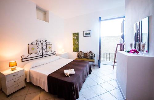 Canneto House | Pet-Friendly Casa Baja with Breakfast & High Guest Ratings