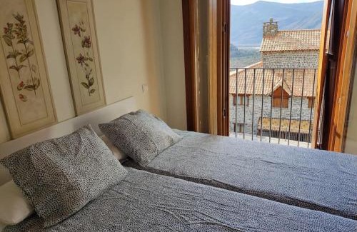 Gavin Apartment | Family-Friendly Casa Balcón de Los Pirineos in Gavín Biescas