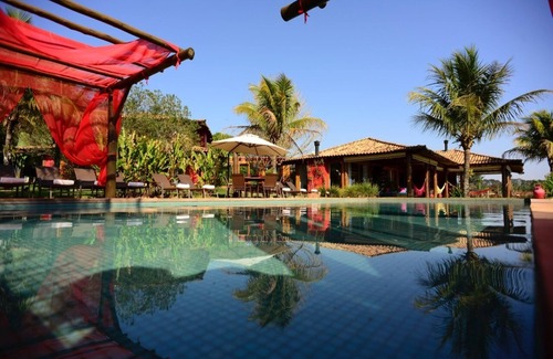 Itai House | Discover Casa Bali Avaré: Family-Friendly Retreat by the Lake