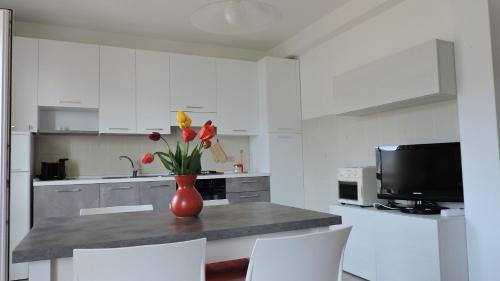 Malcesine Apartment | Oceanfront Retreat at Casa Banterla for Family Getaways