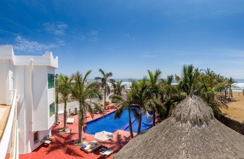 San Juan de Alima House | Beachfront CASA BAOMAL: 13 Bedrooms with Ocean Views