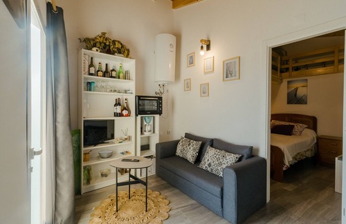 Barao de Sao Joao Cottage | Casa Barão S. João: Family-Friendly Retreat with Spa