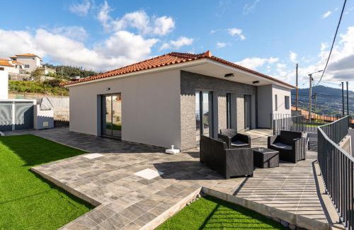 Estreito da Calheta House | Discover Casa Barros Serra: 4-Star Family-Friendly Retreat