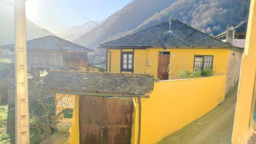 Xedre House | Discover Casa Bartolin: Family and Pet-Friendly Retreat