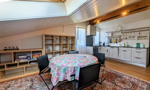 SantʼAntonino Apartment | Family-Friendly Casa Bea with Kitchen Amenities Awaiting You