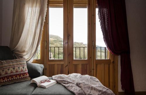 Valdelinares Apartment | Family-Friendly Retreat at Casa Beatriz Valdelinares