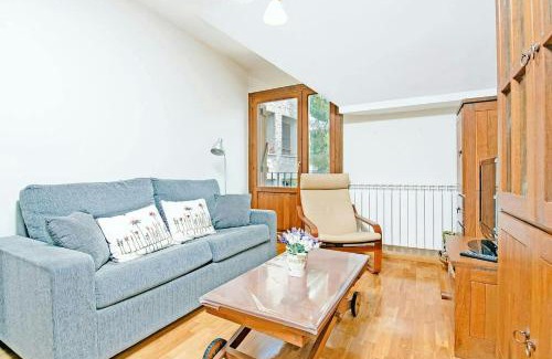 Sallent de Gallego Apartment | Cozy CASA BEGOÑA: Family-Friendly with Wifi Access