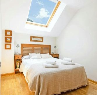 Sallent de Gallego Apartment | Cozy CASA BEGOÑA: Family-Friendly with Wifi Access
