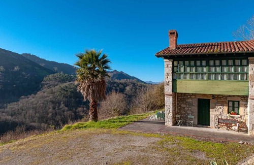 Ribadesella House | Explore Casa Begoña: Oceanfront Retreat in Ribadesella