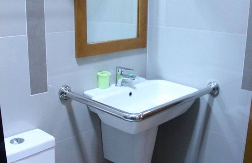 Puerto Princesa City Centre Bed & Breakfast | Discover Casa Belina Tourist Inn: Guest Rated 9.8/10