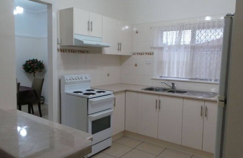 South Tamworth House | Cozy Casa Bella: Top-Rated Stay with Free Wi-Fi & Kitchen
