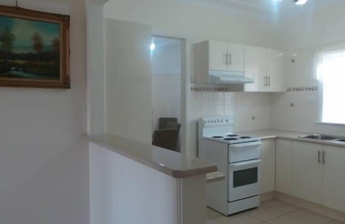 South Tamworth House | Cozy Casa Bella: Top-Rated Stay with Free Wi-Fi & Kitchen