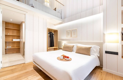 la Vila de Gracia Hotel | Elegant Casa Bella Gracia with Spa & Family-Friendly Perks