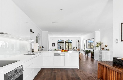 Mosman House | Casa Bella Luxury Waterfront | Executive Luxury House in Sydney with Great Swimming Pool