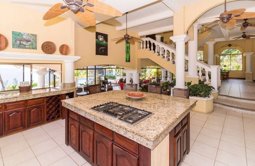 Manuel Antonio House | Casa Bella Vista: Experience Manuel Antonio's Iconic View