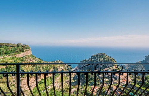 Pogerola Apartment | Family-Friendly CASA BELLAVISTA on Amalfi Coast, 9.3 Rated