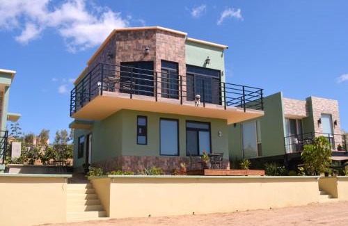 Valle de Guadalupe Hotel | Family-Friendly Getaway at Casa Berty 3 - Pet Welcoming!