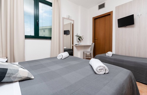 Pisa House | Discover Casa Betania: Family-Friendly Stay with Breakfast