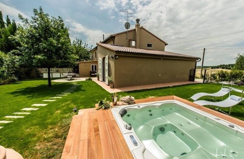 Spicchio-Sovigliana Villa | Experience Casa Betta: Ocean View Retreat in Vinci, Tuscany