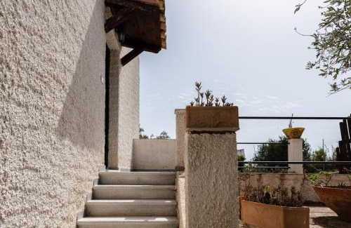 Licata Villa | Casa Bianca: Family and Pet Friendly Retreat Awaits