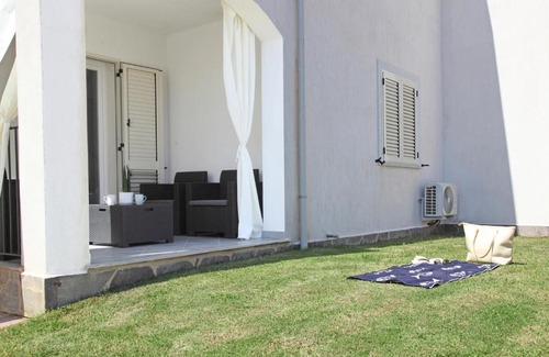 Tancau Sul Mare Apartment | Pet-Friendly Casa Bianca Marea: 4-Star Excellence Awaits