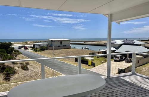 Cape Jaffa House | Casa Bianca - Breathtaking Ocean and Harbour Views Await