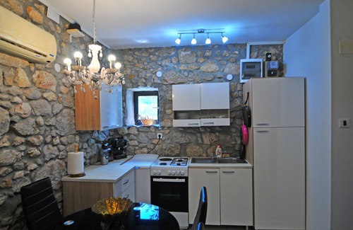Milovcici House | Discover Casa Bianca: Nature and Relaxation Await