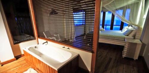 Inhambane House | Relax at Casa Bitonga with Oceanfront Pool Views