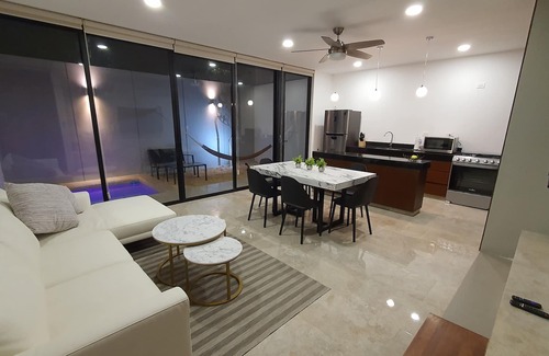 Merida Municipality House | Casa BJ37 Mérida Norte: Prime Location with Pool & Spa