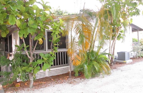 Sanibel Cottage | Guest Rated 10/10 at Casa Blanca Cottage - East End