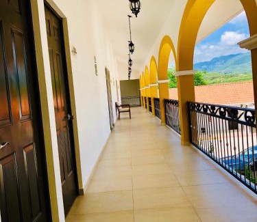 Jalpan de Serra Hotel | Budget-Friendly Casa Blanca Hotel with Breakfast Included