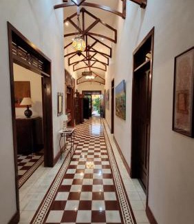 Barranquilla House | Experience Authentic Colonial Charm at Casa Blanca María