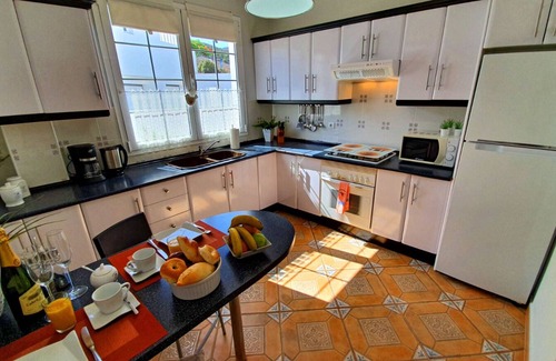 Tarajalejo House | Casa Blanca: Ocean View Escape with Pool & Spa Amenities