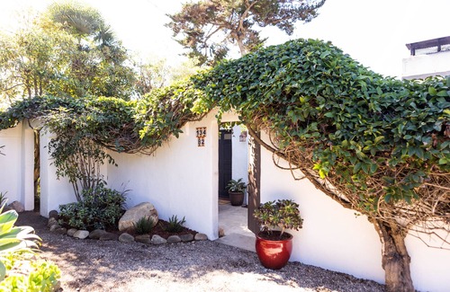 Montecito Cottage | Discover Casa Blanca Retreat: Beach-Ready Montecito Casitas